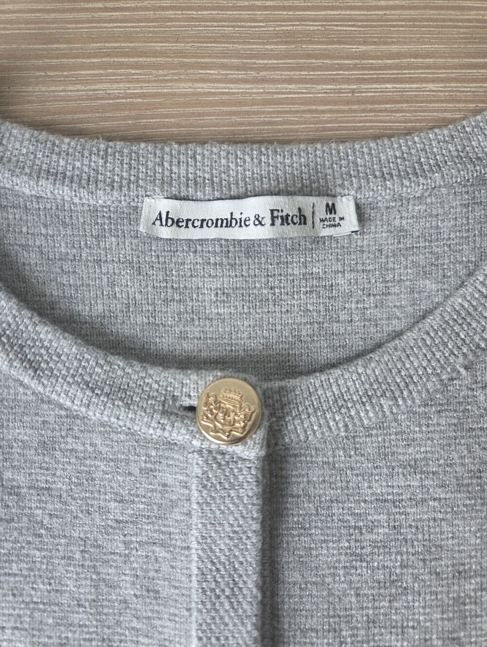 Abercrombie & Fitch Gray Luxeloft Short Sleeve Cardigan Womens Size Medium - Picture 7 of 8